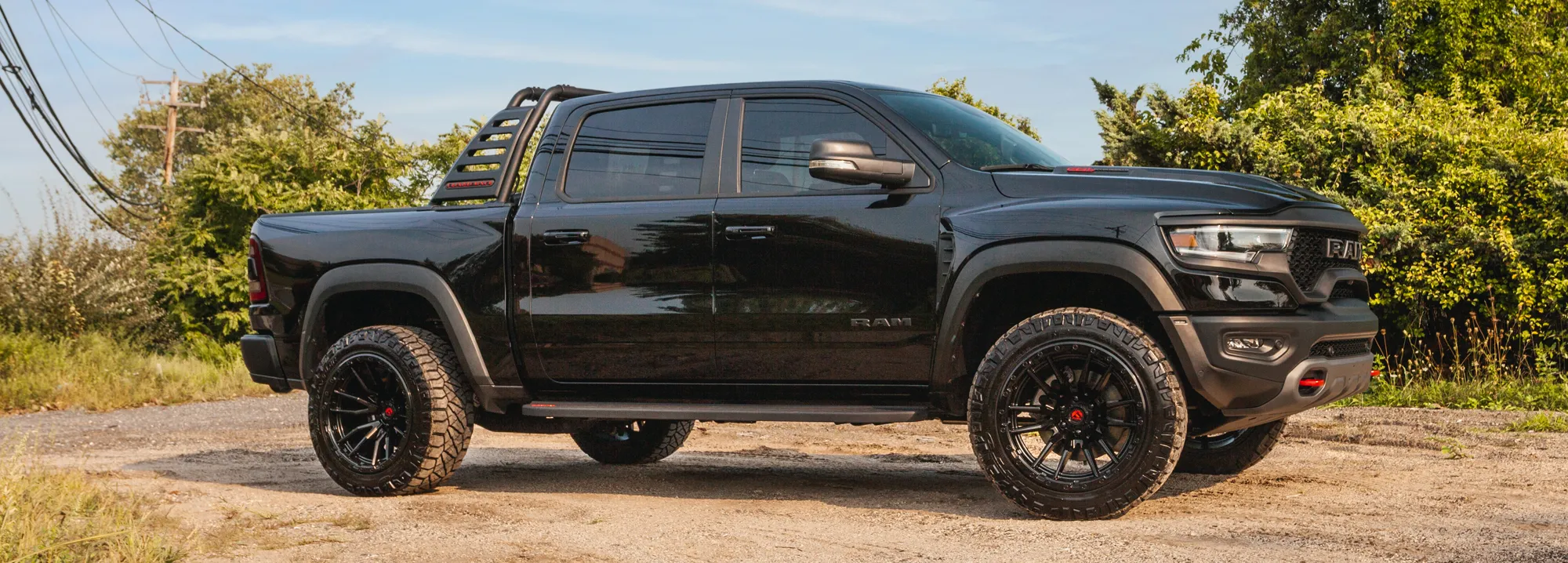 Jeep 4x4 canada offroad with big tires